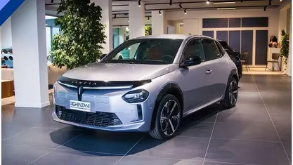 Nuova Lancia Ypsilon 61 kW (84 CV) 2025 Grigio Utilitaria