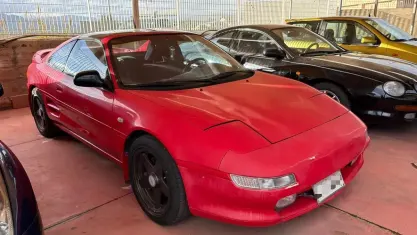 Usata Toyota MR2 140 CV (102 kW) 2000 Rosso Cabrio