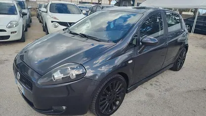 Grigio Usata 2008 Fiat Grande Punto Sport Due volumi | 2900 € (Buon prezzo)