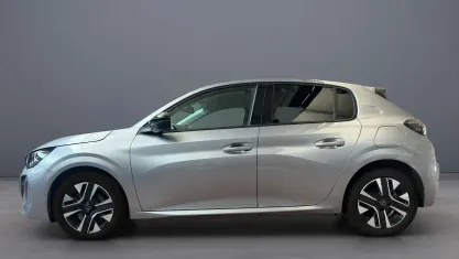 Usata Peugeot 208 Allure 101 CV (74 kW) 2025 Grigio artense Utilitaria