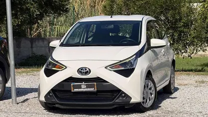 Bianco Usata 2020 Toyota Aygo X-play Due volumi | 10.700 € (Buon prezzo)
