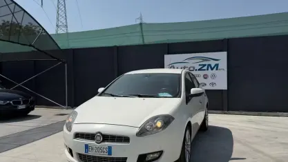 Usata Fiat Bravo Dynamic 120 CV (88 kW) 2011 Bianco Utilitaria