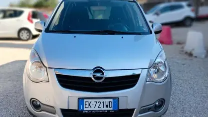 Usata Opel Agila Enjoy 68 CV (50 kW) 2012 Grigio Utilitaria