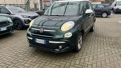 Verde / tetto bianco Usata 2018 Fiat 500L Lounge Monovolume | 10.490 € (Buon prezzo)