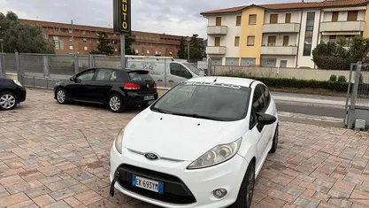 Usata 2012 Ford Fiesta Utilitaria | 3950 € (Buon prezzo)
