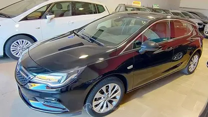 Nero Usata 2019 Opel Astra Tre volumi | 11.400 € (Buon prezzo)