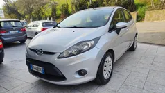 Usata 2010 Ford Fiesta Tre volumi | 3600 € (Buon prezzo)