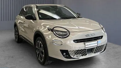 Usata Fiat 600 La Prima 110 CV (80 kW) 2025 Nero SUV