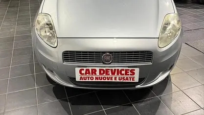 Usata Fiat Grande Punto 78 CV (57 kW) 2010 Grigio Utilitaria