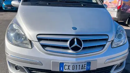 Usata Mercedes B200 140 CV (102 kW) 2005 Nero Monovolume