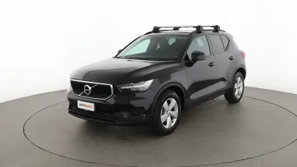 Usata Volvo XC40 Momentum 163 CV (119 kW) 2022 Nero SUV