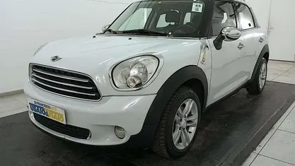 Bianco metallizzato Usata 2011 Mini Cooper Countryman SUV | 7970 € (Buon prezzo)