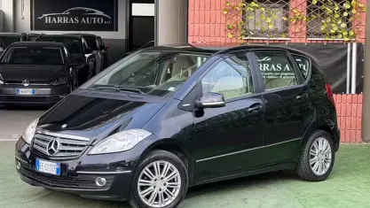 Usata Mercedes A180 Avantgarde 109 CV (80 kW) 2010 Blu Berlina
