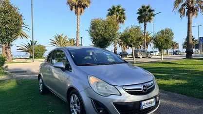 Usata Opel Corsa Club 75 CV (55 kW) 2009 Utilitaria
