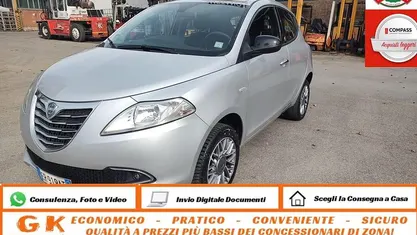 Usata Lancia Ypsilon 85 CV (62 kW) 2013 Argento Utilitaria
