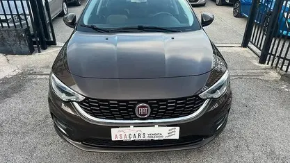 Usata 2015 Fiat Tipo Lounge Tre volumi | 8799 € (Ottimo prezzo)