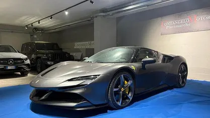 Usata Ferrari SF90 779 CV (572 kW) 2023 Coupé