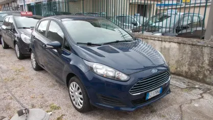 Usata Ford Fiesta 60 CV (44 kW) 2015 Blu Utilitaria
