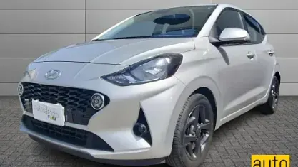 Usata Hyundai i10 66 CV (48 kW) 2022 Argento Utilitaria