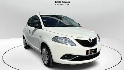 Gebraucht Lancia Ypsilon Gold 69 PS (50 kW) 2017 Weiß Kleinwagen