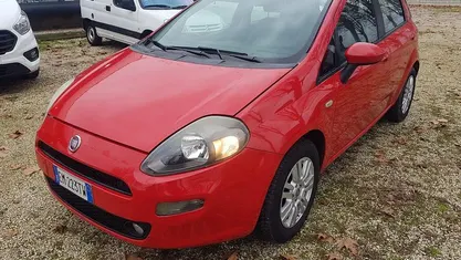 Rosso Usata 2012 Fiat Punto Tre volumi | 3490 € (Buon prezzo)