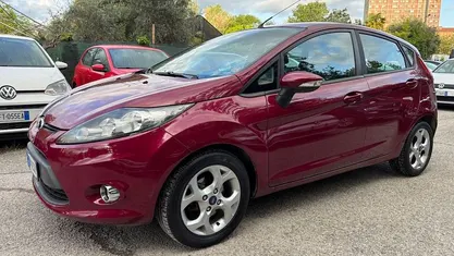 Usata Ford Fiesta Titanium 71 CV (52 kW) 2012 Viola Berlina