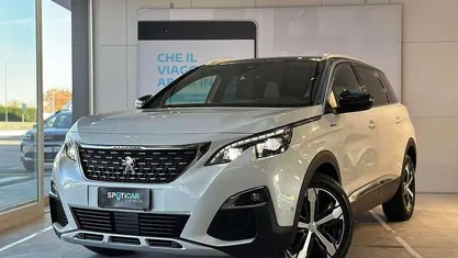 Bianco Usata 2019 Peugeot 5008 GT-line Tre volumi | 19.900 € (Buon prezzo)