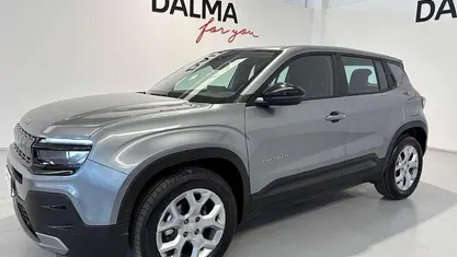 Grigio platinium Usata 2024 Jeep Avenger Altitude SUV | 17.990 € (Ottimo prezzo)