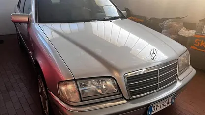 Usata Mercedes C200 Elegance 163 CV (119 kW) 2001 Grigio Berlina