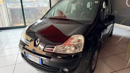 Usata Renault Modus 103 CV (75 kW) 2012 Nero Monovolume