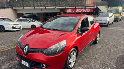 Rosso Usata 2016 Renault Clio IV Tre volumi | 4700 € (Buon prezzo)
