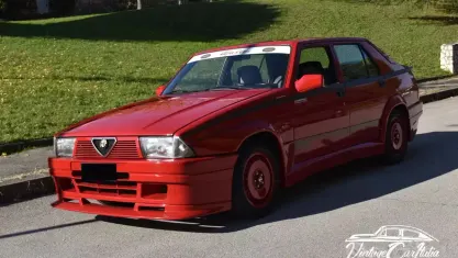 Usata Alfa Romeo 75 155 CV (114 kW) 1987 Rosso Berlina