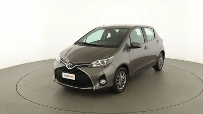 Usata Toyota Yaris Active 70 CV (51 kW) 2016 Grigio