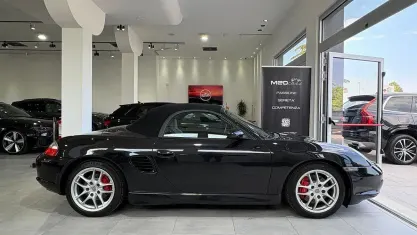 Begagnad Porsche Boxster 260 HK (191 kW) 2004 Svart Cab