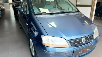 Usata Fiat Idea Emotion 95 CV (69 kW) 2004 Bluazzurro Monovolume