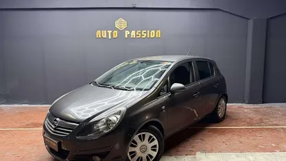Grigio Usata 2010 Opel Corsa Tre volumi | 4500 € (Buon prezzo)