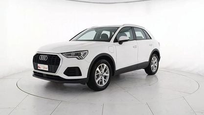 Käytetty Audi Q3 Business 245 HP (180 kW) 2021 Valkoinen Katumaasturi