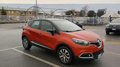 Usata Renault Captur Life 91 CV (66 kW) 2017 Rosso SUV