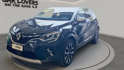 Usata Renault Captur Techno 101 CV (74 kW) 2023 Blu scuro SUV
