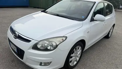 Usata Hyundai i30 Limited 90 CV (66 kW) 2010 Bianco Berlina
