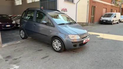 Usata Fiat Idea Dynamic 77 CV (56 kW) 2006 Grigio Monovolume