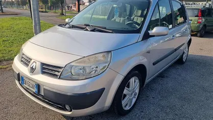 Argento Usata 2006 Renault Scénic II Authentique Monovolume | 2900 € (Buon prezzo)
