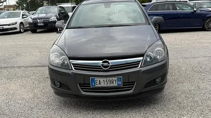 Usata Opel Astra Enjoy 115 CV (84 kW) 2010 Berlina