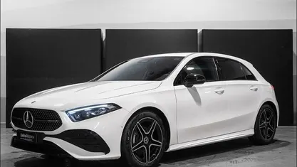 Nero Nuova 2026 Mercedes A180 Tre volumi | 38.598 € (Buon prezzo)