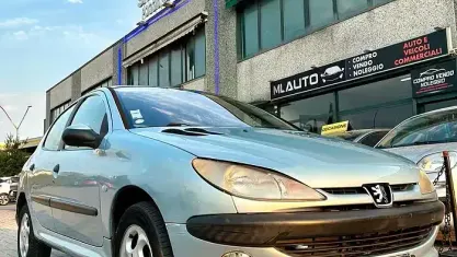 Usata Peugeot 206 90 CV (66 kW) 2003 Grigio Berlina