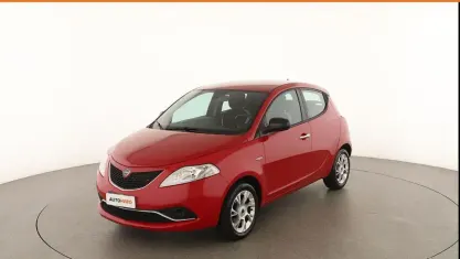 Usata Lancia Ypsilon Gold 70 CV (51 kW) 2016 Rosso Utilitaria