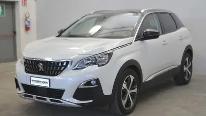 Usata 2019 Peugeot 3008 Allure SUV | 17.900 € (Buon prezzo)