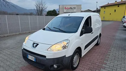 Usata Peugeot Partner 90 CV (66 kW) 2010 Bianco Monovolume