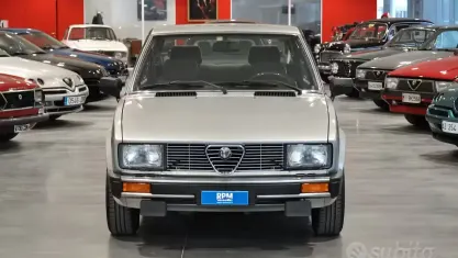 Usata Alfa Romeo Alfetta 131 CV (96 kW) 1983 Grigio Berlina