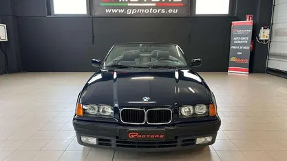 Blu/azzurro Usata 1995 BMW 320 Cabriolet Efficient Dynamics Cabrio | 9990 €
